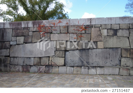 Stone wall of Osaka Castle 27151487