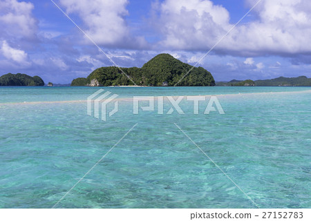 岩島的珊瑚礁的海 岩島的珊瑚礁的海 27152783