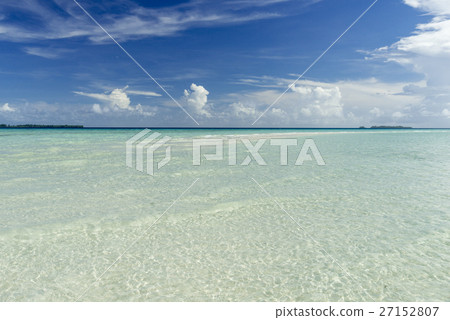 岩島的珊瑚礁的海 27152807