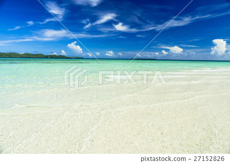 岩島的珊瑚礁的海 27152826