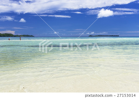 The sea of the coral reef of Rock Island 27153014