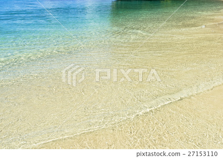 The sea of the coral reef of Rock Island 27153110