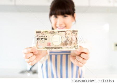 家庭主婦,一個女人用錢 家庭主婦,一個女人用錢 27153194