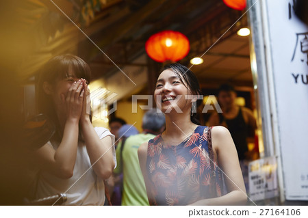 台灣夜市女性的旅程 27164106