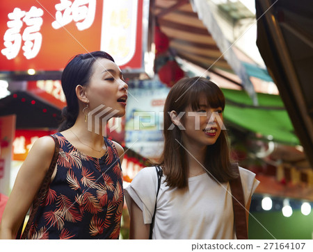 Taiwan night market women's journey Taiwan night market women's journey 27164107