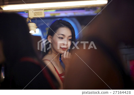 Taiwan women's journey alone 27164428