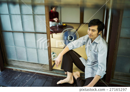 昭和的生活很酷的男人 昭和的生活很酷的男人 27165297