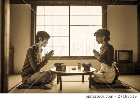 Showa's living The couple dining 27165519