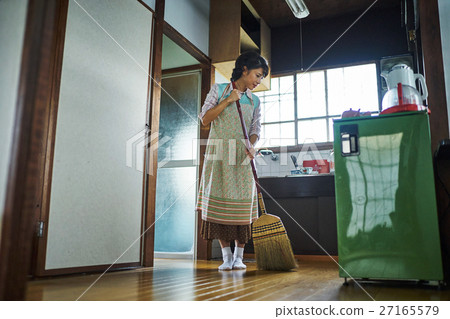 家庭主婦席捲昭和的生活 家庭主婦席捲昭和的生活 27165579