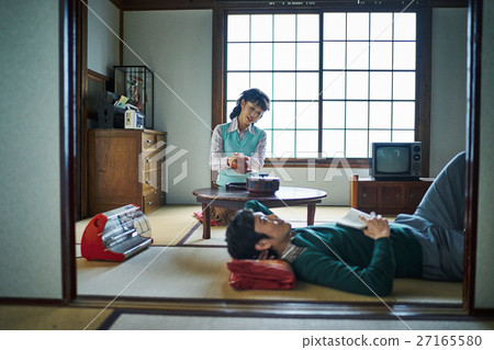 昭和的生活和放鬆的情侶 昭和的生活和放鬆的情侶 27165580