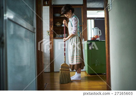 家庭主婦席捲昭和的生活 27165603