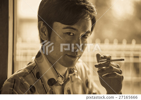 昭和復古男士吸煙肖像 27165666