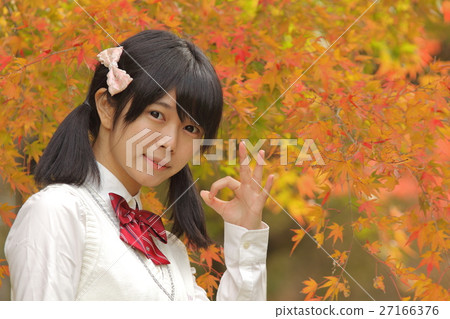 Autumn leaves and high school students Autumn leaves and high school students 27166376