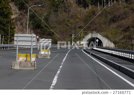 樹的靜岡邊入口隧道隧道 27168771