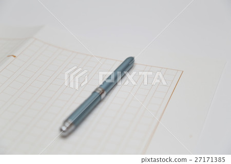 鋼筆和手稿紙 27171385