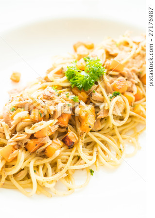 Tuna spaghetti Tuna spaghetti 27176987