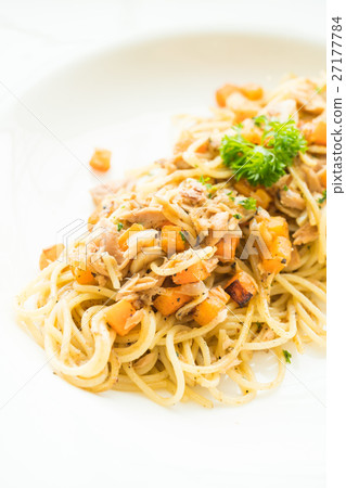 Tuna spaghetti Tuna spaghetti 27177784