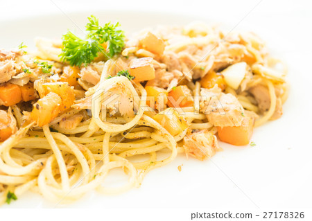 Tuna spaghetti 27178326