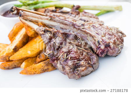 Grilled lamb chop steak 27188178