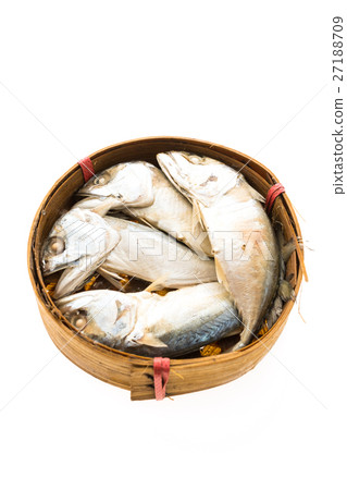 mackerel fish isolated 27188709