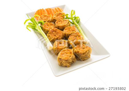 Deep fried crab meat roll in white plate Deep fried crab meat roll in white plate 27193802