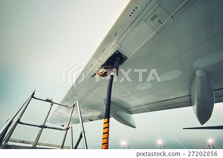 Refueling the aircraft 27202856