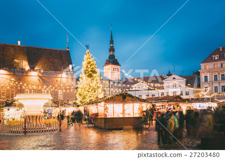 Christmas Market On Town Hall Square In Tallinn 27203480