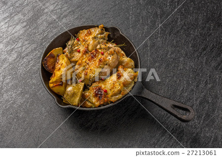 Grilled chicken with grass Herb grill of the chicken Grilled chicken with grass Herb grill of the chicken 27213061