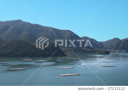 牡蠣漂流秋天雲彩瀨戶內海風景藍天 牡蠣漂流秋天雲彩瀨戶內海風景藍天 27215112