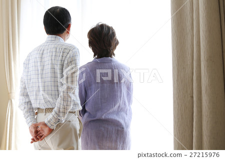 Senior couple 27215976