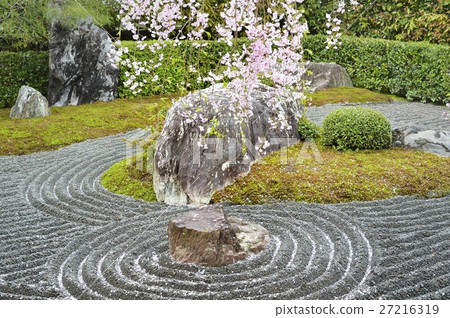 Lodge in the shrine Yin Garden Scarlet bamboo cherry-blossoms 27216319
