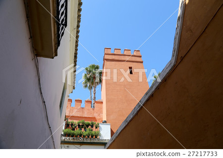 Landmarks in the old historical center of Seville 27217733