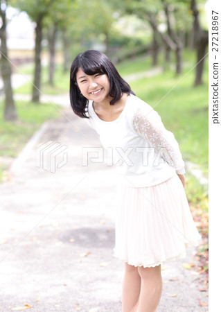 Young lady portrait Young lady portrait 27218967