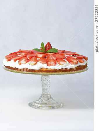 Strawberry Cake Strawberry Cake 27222823