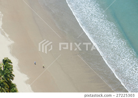 closeup sea waves 27225303