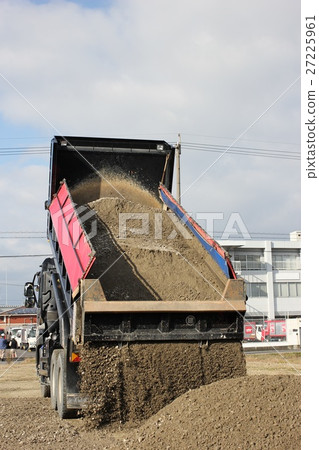 Dump truck Sediment loading 01 27225961