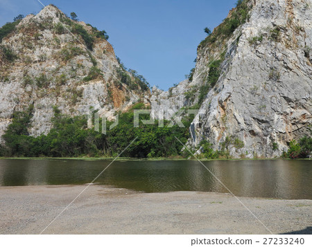 Beautiful landscape with mountain, sky, trees, lak Beautiful landscape with mountain, sky, trees, lak 27233240