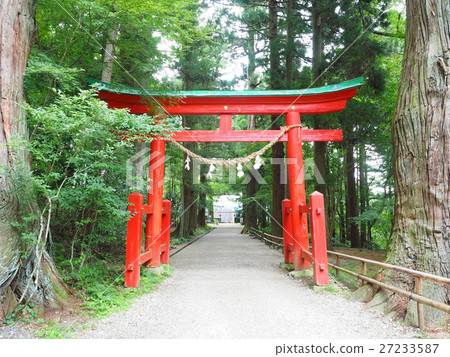Torii和接近 Torii和接近 27233587