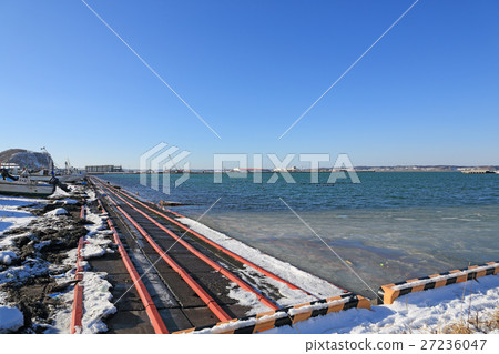 北海道厚岸町的漁港 27236047