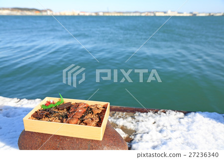 美味的牡蠣飯盒午餐 美味的牡蠣飯盒午餐 27236340