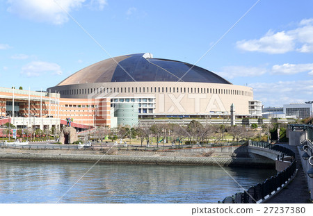 A trip to Kyushu, Softbank Hawks' home stadium, Yahoo auction dome will be introduced. 27237380