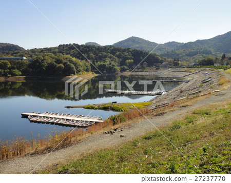 在Reikoi池塘釣魚 27237770