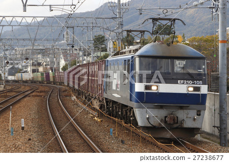 兵庫縣內：JR神戶線行駛的貨運列車（EF210 100型牽引） 27238677