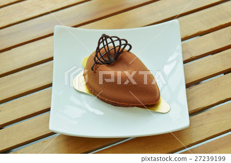 Dark chocolate cake 27239199