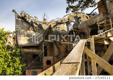 Bizarre Crazy house in Dalat, Vietnam 27240111