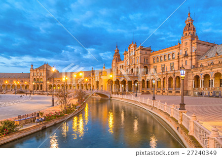 Canal and bridge on Plaza de Espana in Seville 27240349