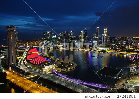 新加坡摩天觀景輪的夜景(沒有纜車) 新加坡摩天觀景輪的夜景(沒有纜車) 27241891