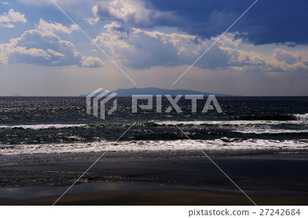 從千葉看到的伊豆大島 從千葉看到的伊豆大島 27242684