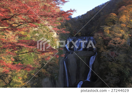 Fukuroda秋天上色了與秋葉 27244029