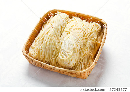Kalguksu noodle chopped block 27245577